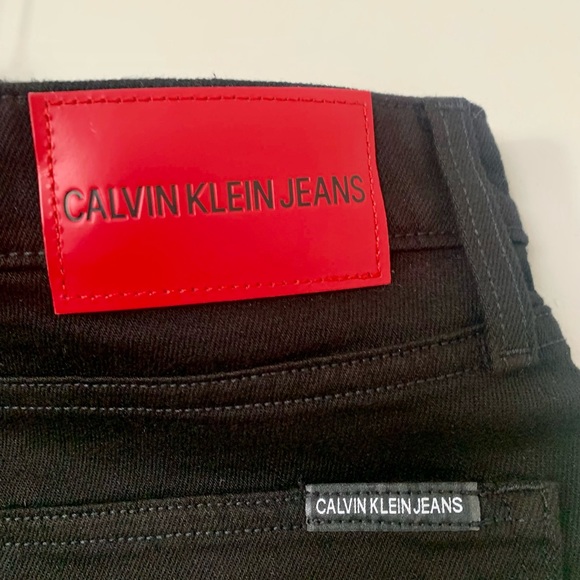 Treat yourself to a pair of Calvin Klein jeans-you deserve it! - Picture 3 of 4
